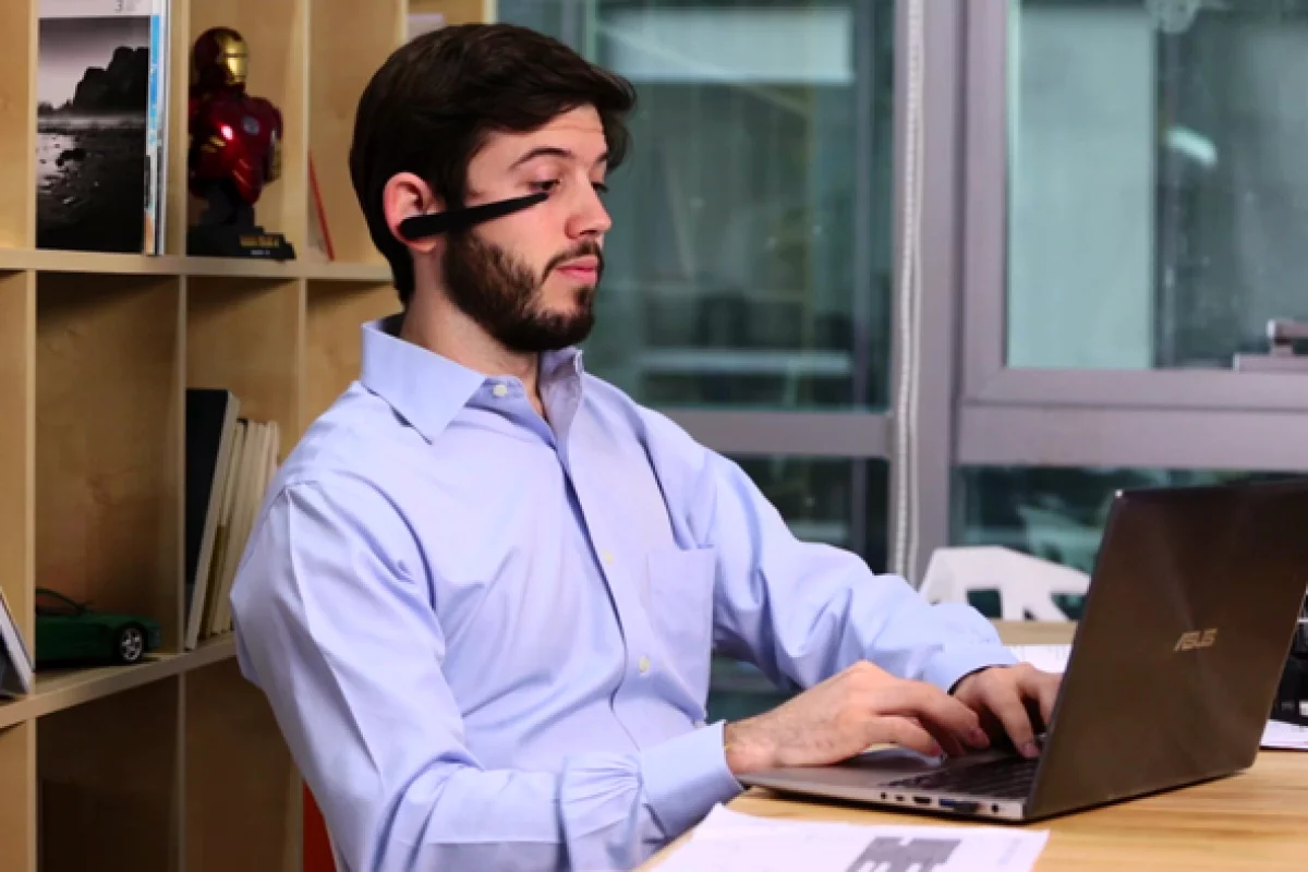 Vigo collects information on a user's blinks and body movements and alerts them to when they're becoming drowsy