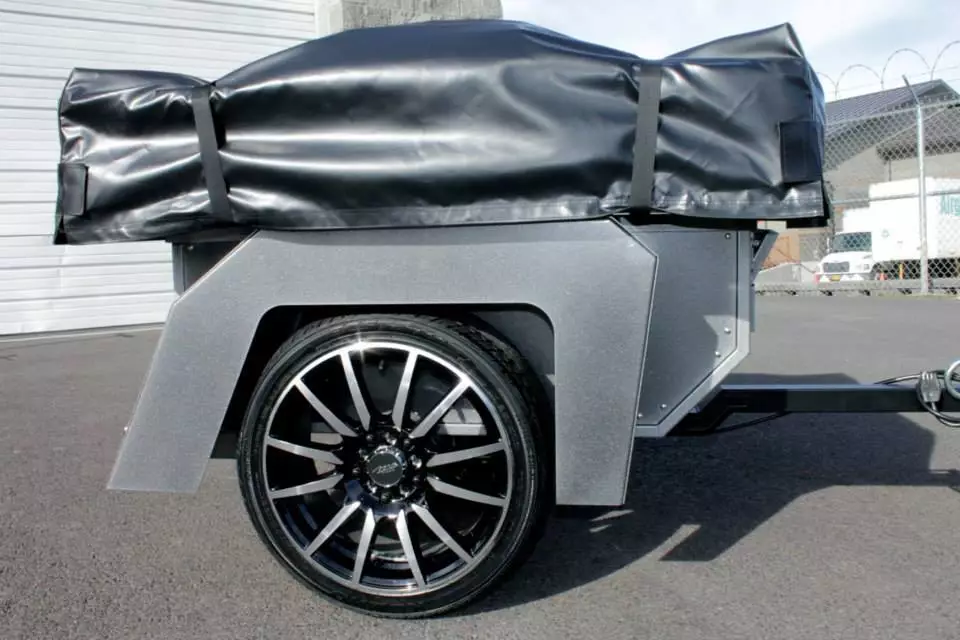 The Spitfire XT measures 79 in long with the tongue attached