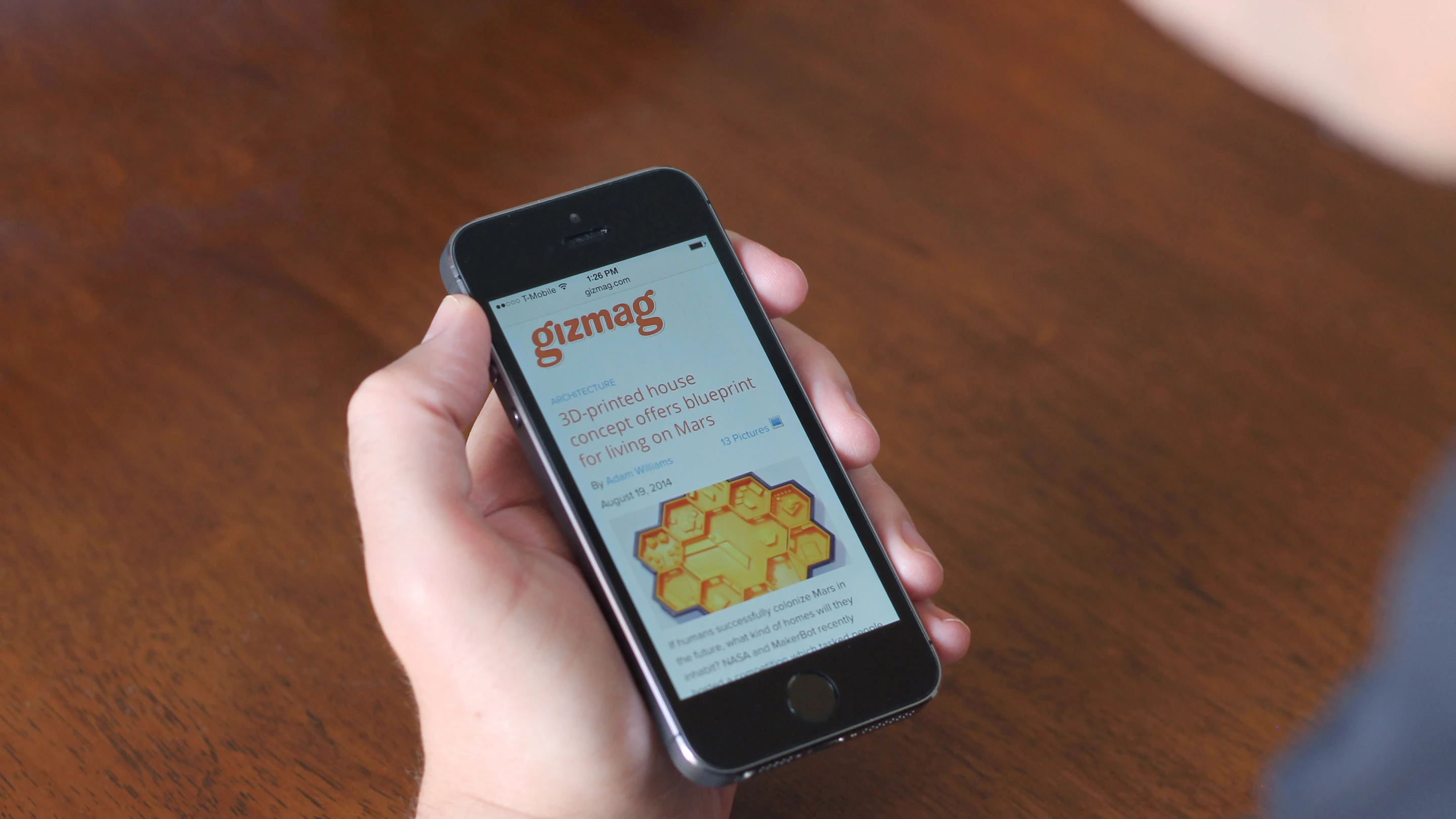 The iPhone weighs a mere 112 g (3.95 oz) (Photo: Will Shanklin/Gizmag.com)