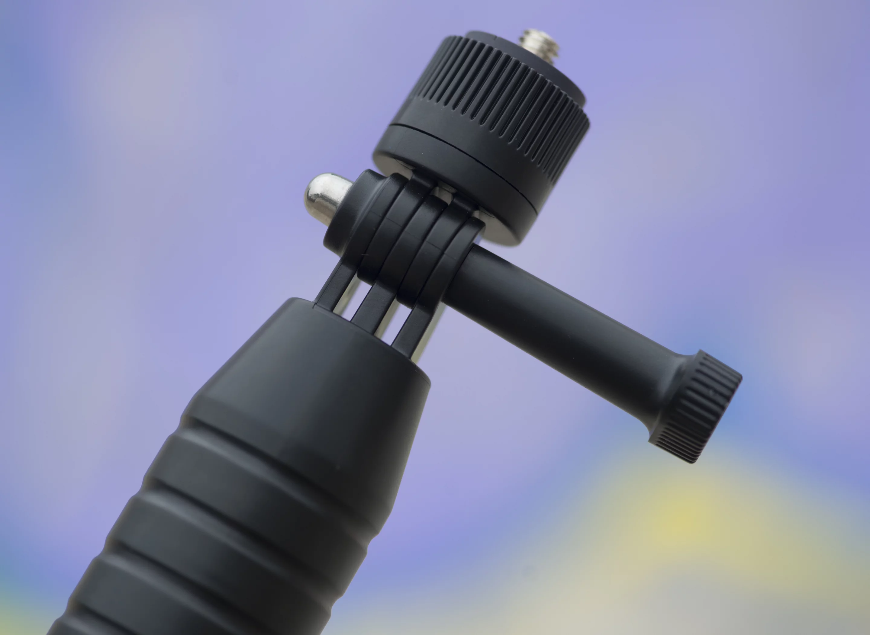 The Joby Action Grip comes with an adapter for a standard tripod mount (Photo: Simon Crisp/Gizmag.com)