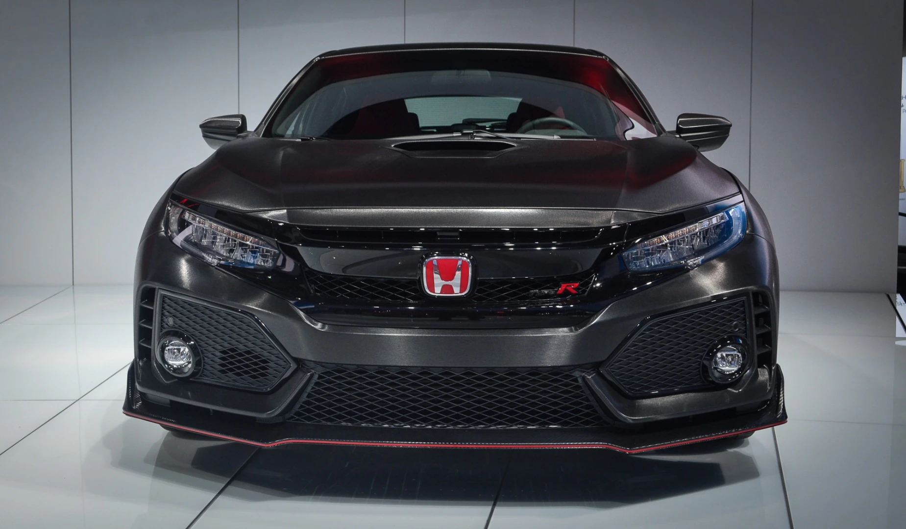 The Honda Civic Type-R Prototype flexes its muscles in LA