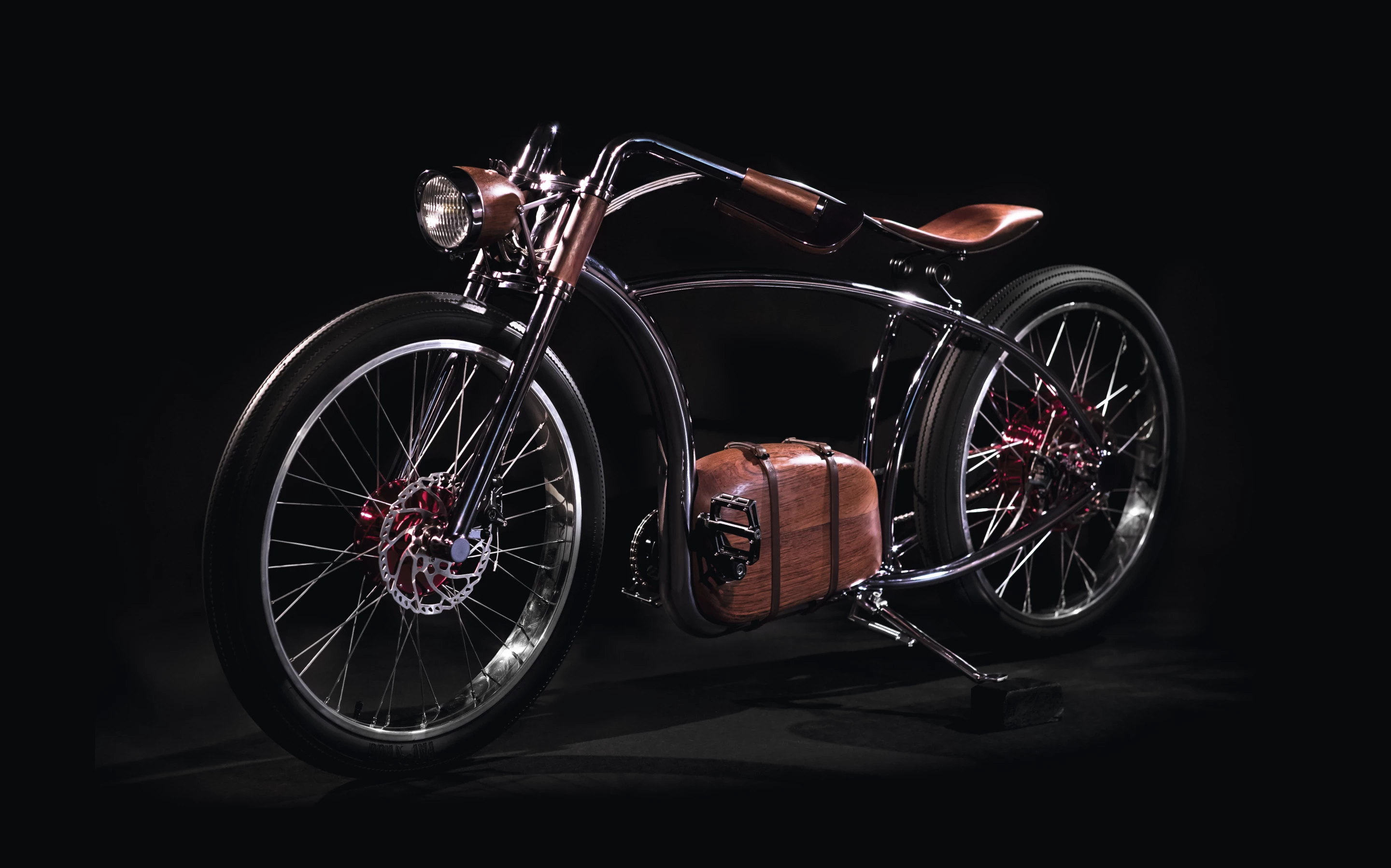 The Avionics VM features a chrome moly frame with hardwood saddle, headlight, grips and fork covers