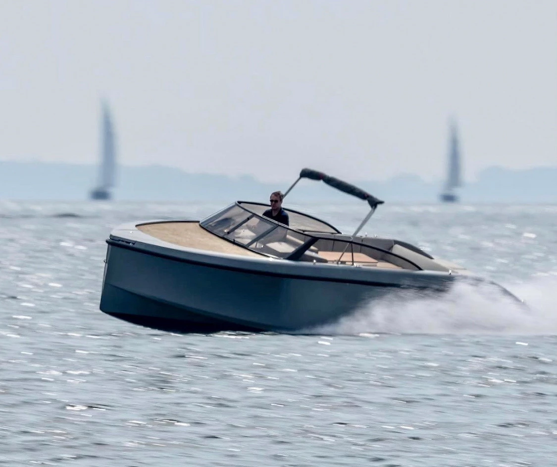 EPT makes clear that the Falcon is designed to work with a wide range of private and commercial vessels, from wakeboats, to leisure yachts, to small passenger ferries, to rescue boats