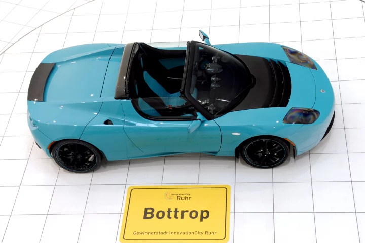 The TESLA Roadster Sport BRABUS Green Package