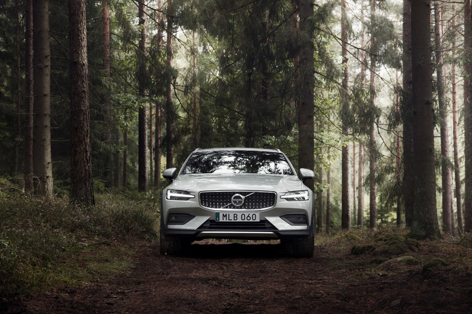 Standard Cross Country features include hill descent control and off-road driving mode