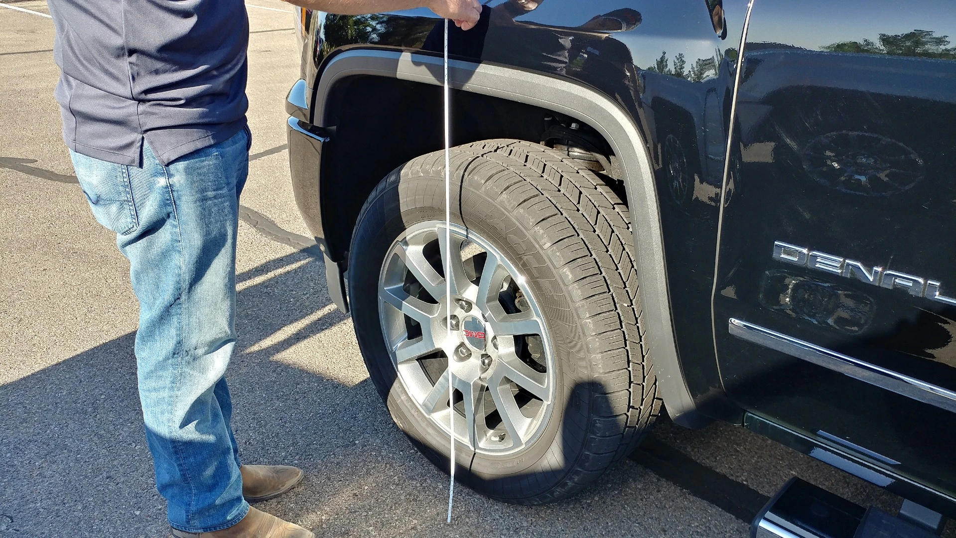 Measuring the change in height of the fender edge can gauge how much weight the trailer is putting on the rear of the truck
