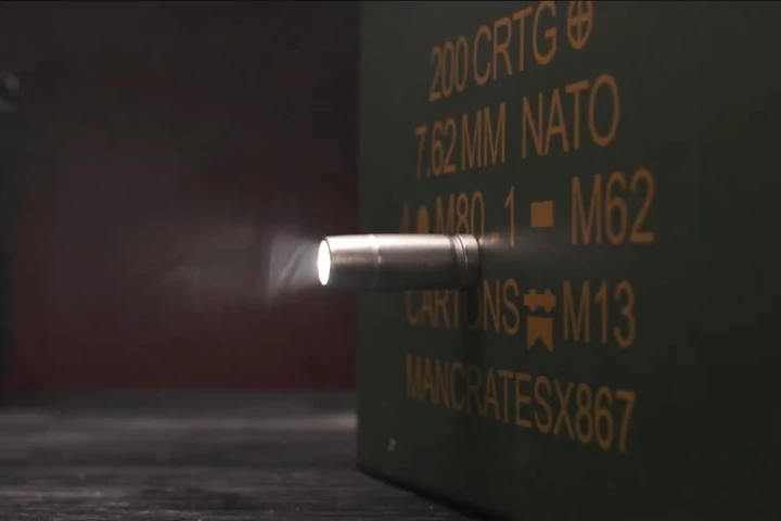 The new M5QX provides a convenient magnetic EDC light option