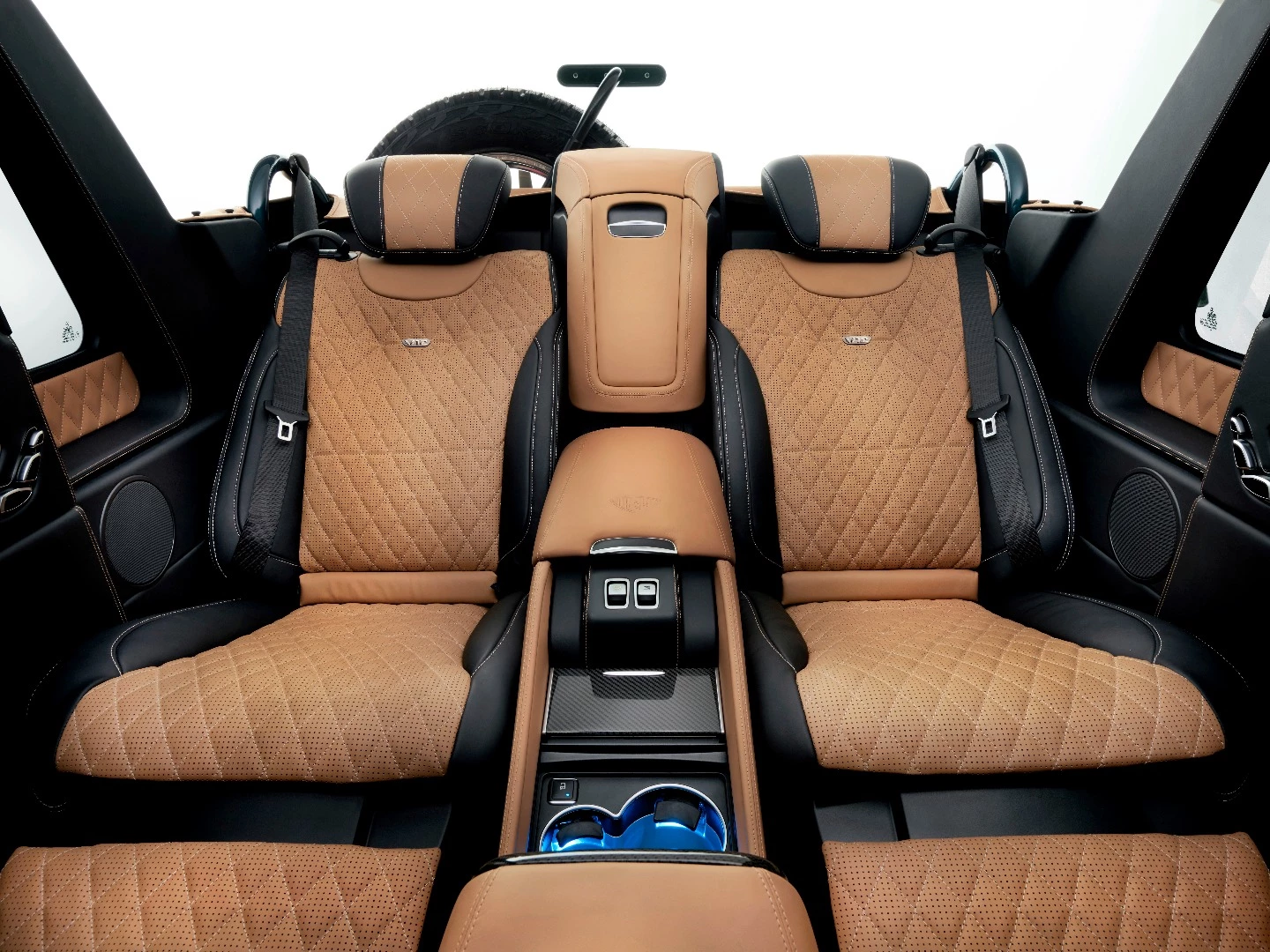 In the ultra-luxurious rear passenger capsule, the environment can be controlled to perfection, from open air, to air-conditioned quietness