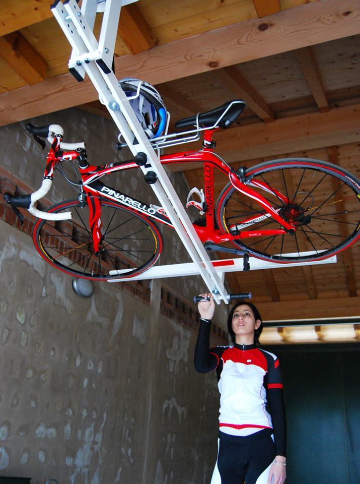 Pulling the flat-bike-lift down