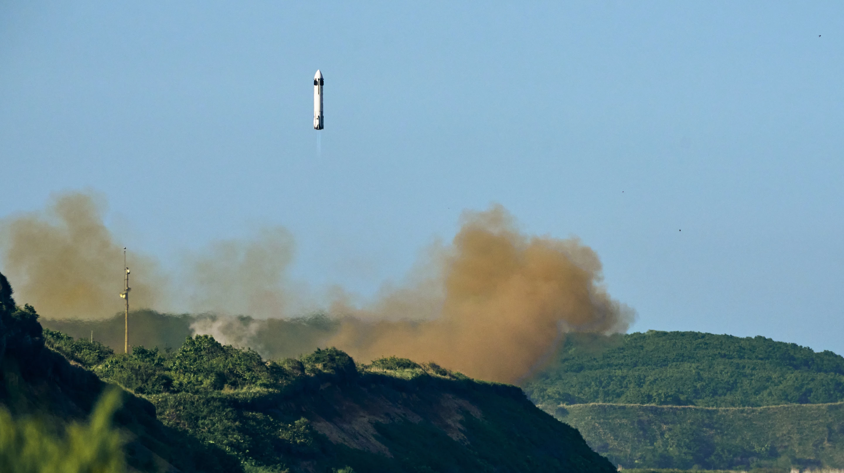 The Honda rocket reached an altitude of about 300 m