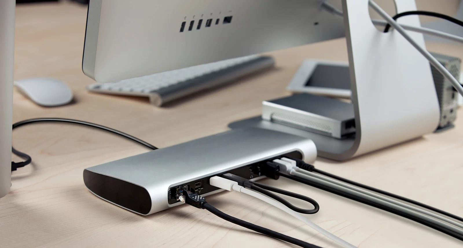 Belkin's Thunderbolt Express Dock supports the connection of up to eight peripherals