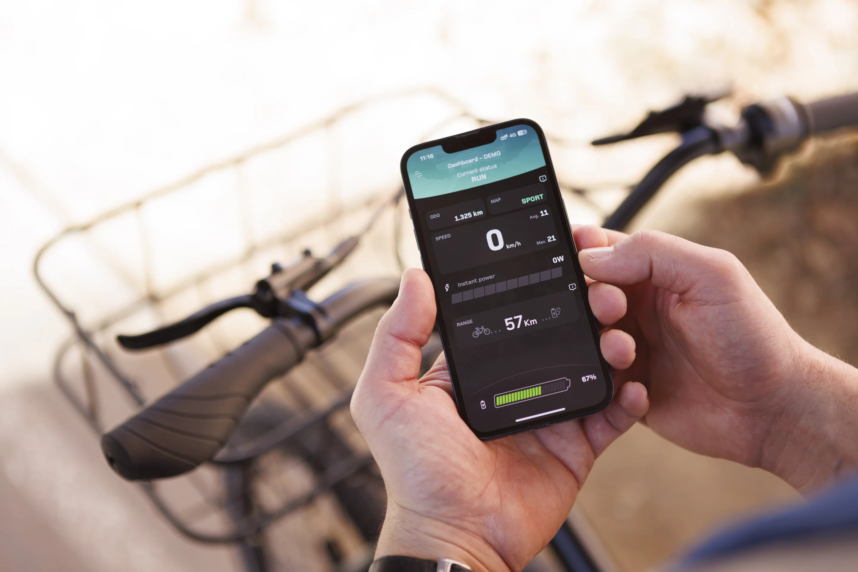 The Automatic Digital Transmission System included a Bluetooth/4G IoT module, allowing for control of drive modes and other parameters