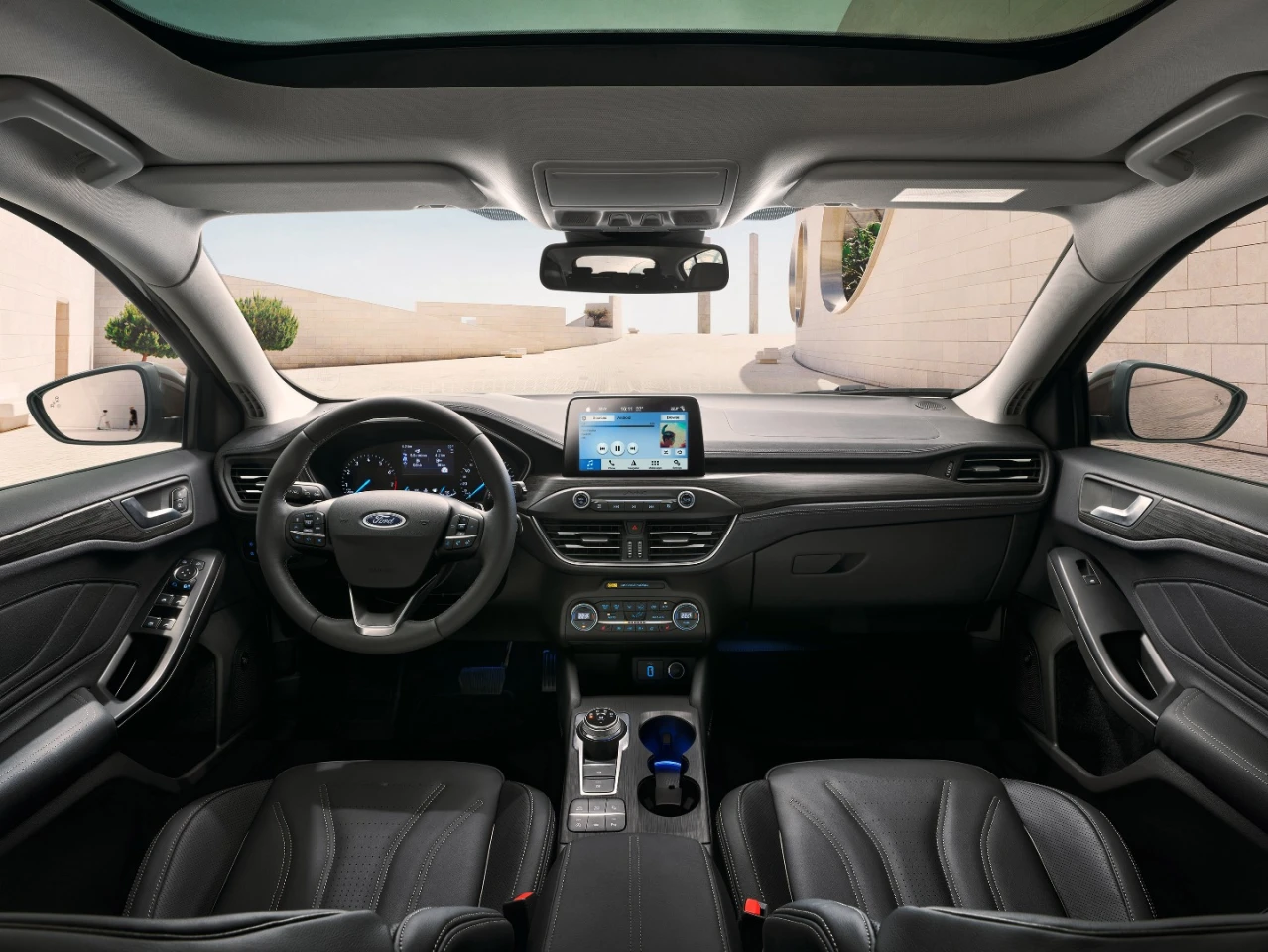 Ford Focus Vignale: leather interior