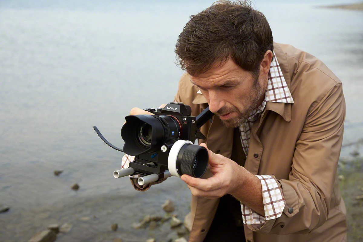The α7R is capable of 1920 x 1080/60p video recording (which can be stepped down to a cinematic 24p)