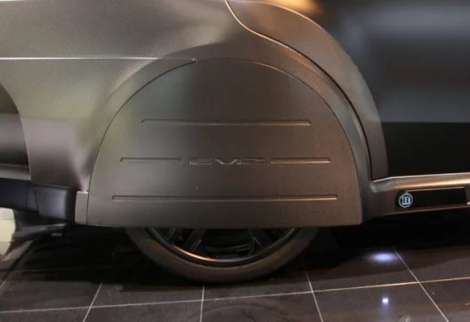 Those interesting rear wheel covers of the Brabus E V12 “one of ten”