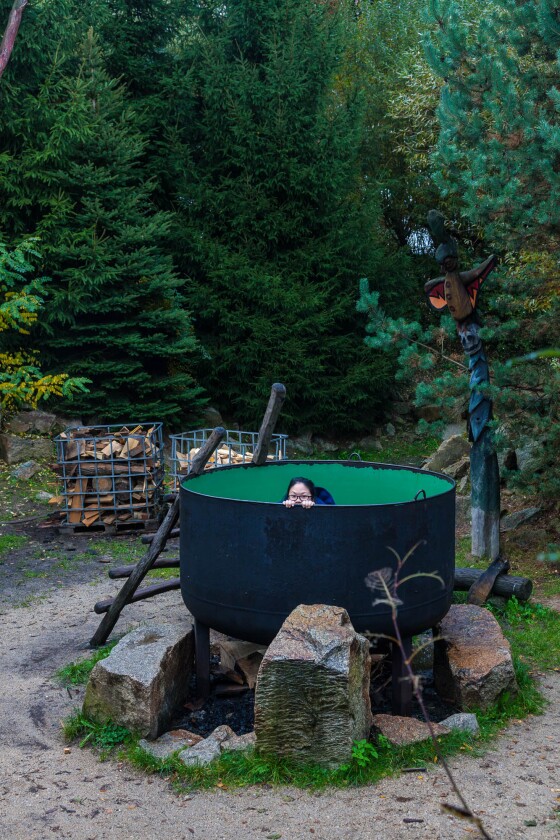 Kulturinsel Einsiedel: the cannibal pot – a hot tub for up to eight victims