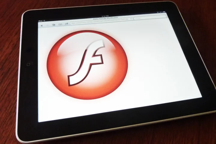 Adobe's Flash Media Server 4.5 lets Flash video content be viewed on iOS devices