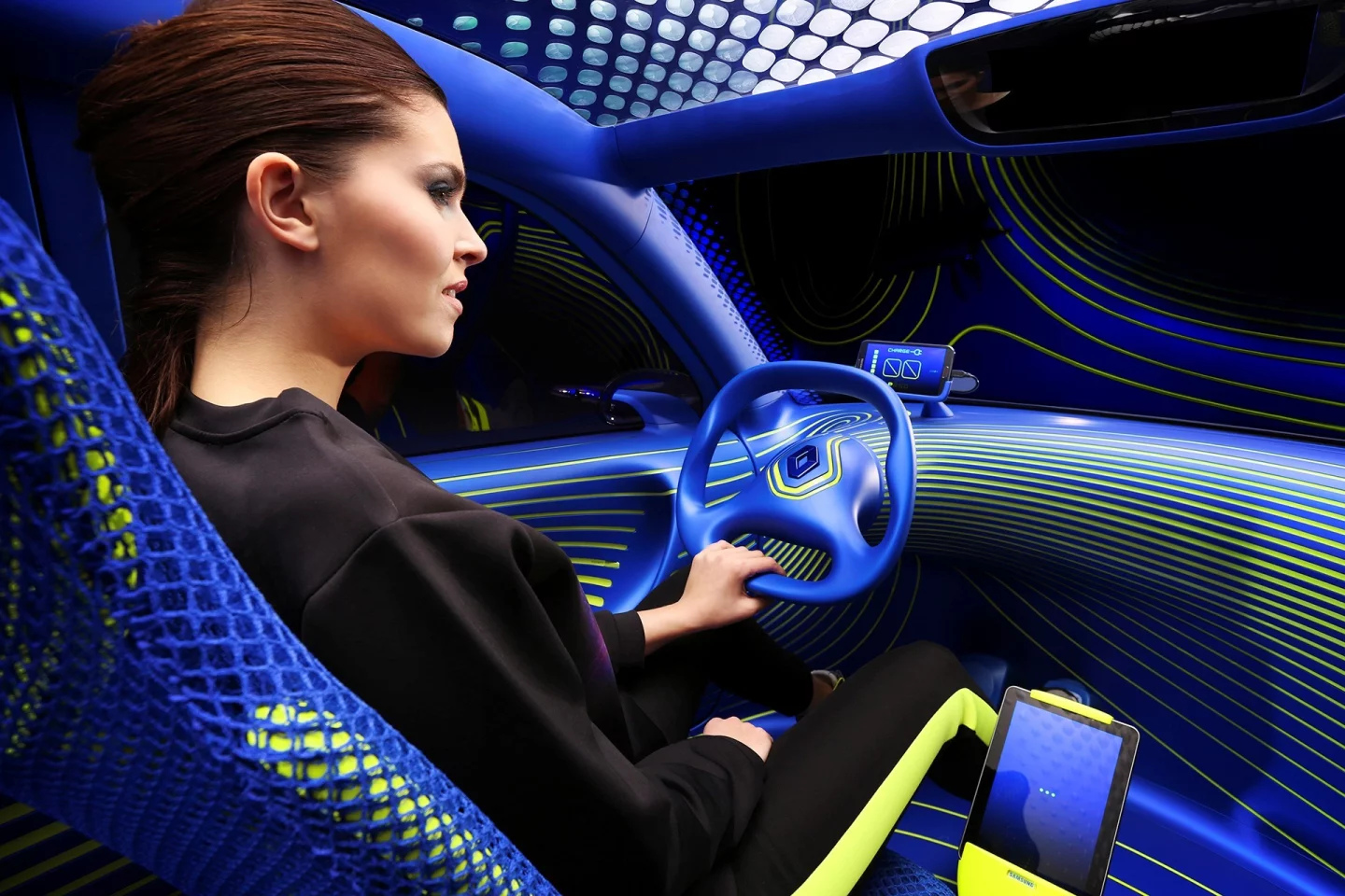 In a prior design, ahe tablet handles key requirements such as heating, seat adjustment, lights, roof control, GPS system and in-car connectivity