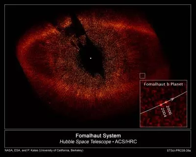 Simulated images of the ancient Kuiper Belt bear a striking resemblance to this Hubble Space Telescope view of the dusty ring around Fomalhaut - a young star 25 light years away (Image: NASA/ESA/P. Kalas, Univ. of California, Berkeley)