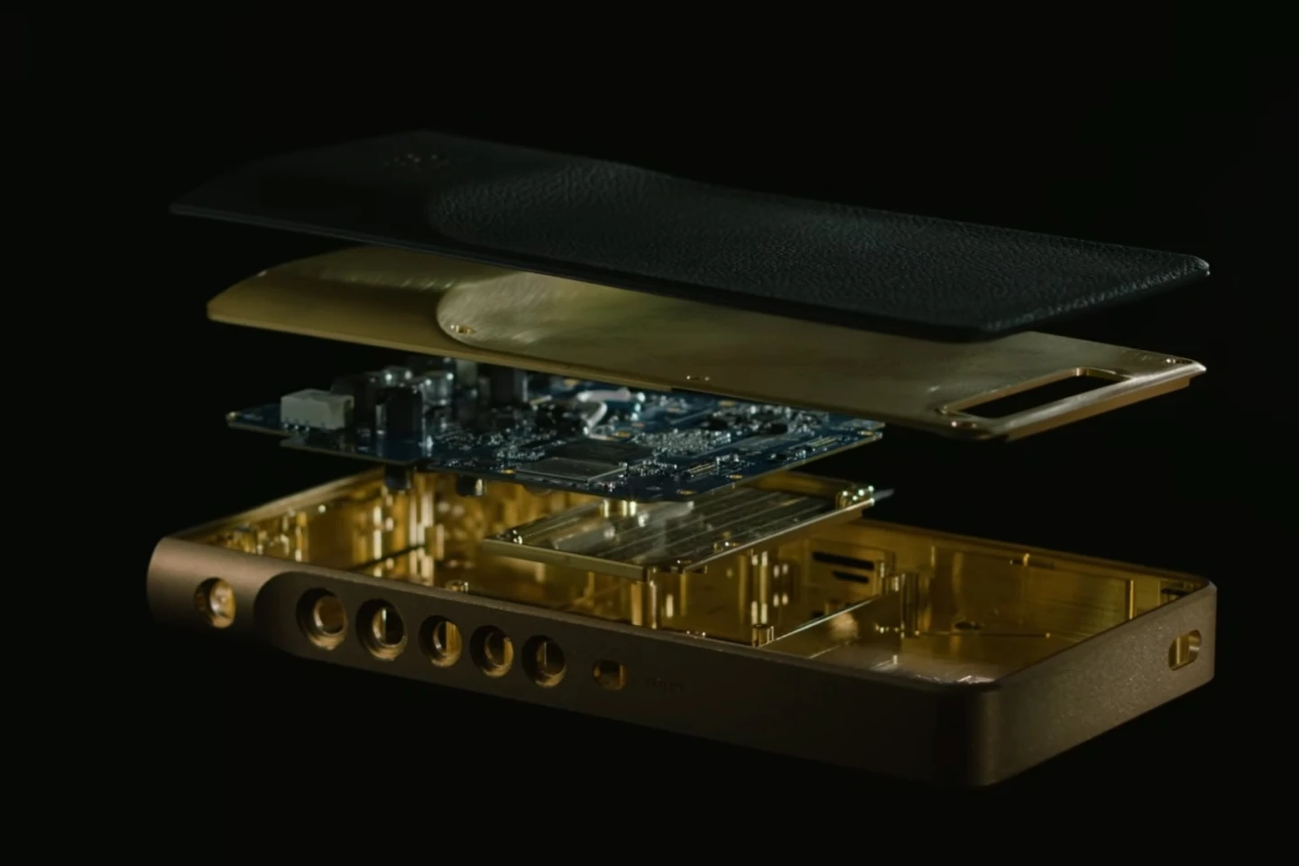 The circuit board is sandwiched between a main and rear chassis made from hard-to-machine, oxygen-free copper