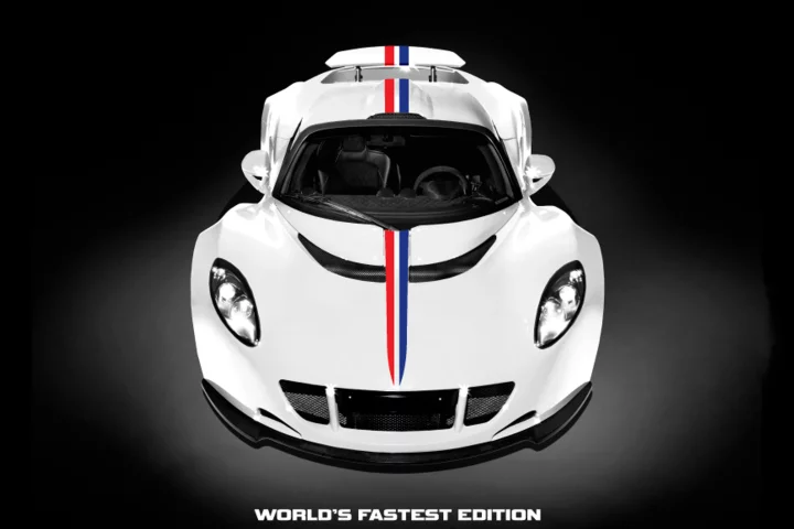 The Venom GT WFE has a new livery that incorporates the colors of the American flag