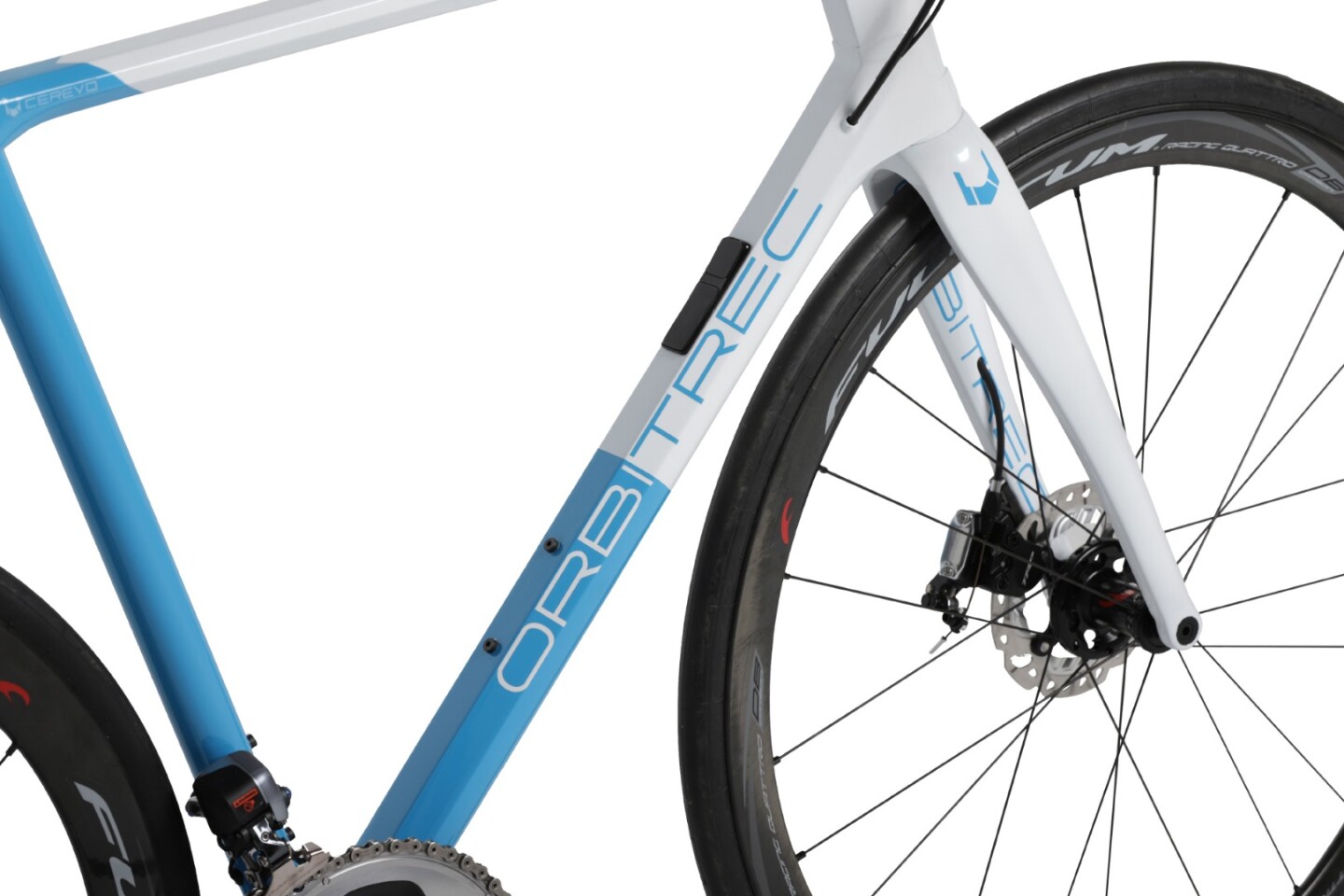 Inside of its down tube, the Orbitrec incorporates a GPS unit, along with sensors that measure nine ride parameters