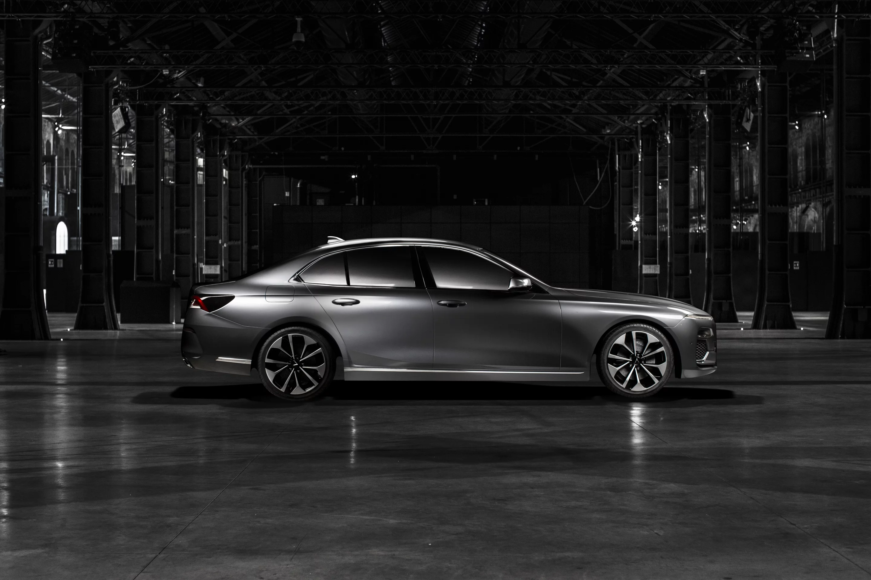 Both the VinFast A2.0 sedan and SA2.0 SUV will be powered by a turbocharged 2.0-liter four-cylinder engine