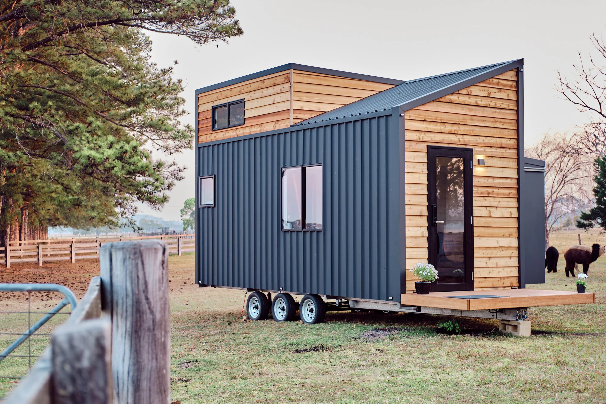 Constructed around a termite-resistant timber frame and finished in western red cedar, the Little Sojourner promises small footprint living that is big on style