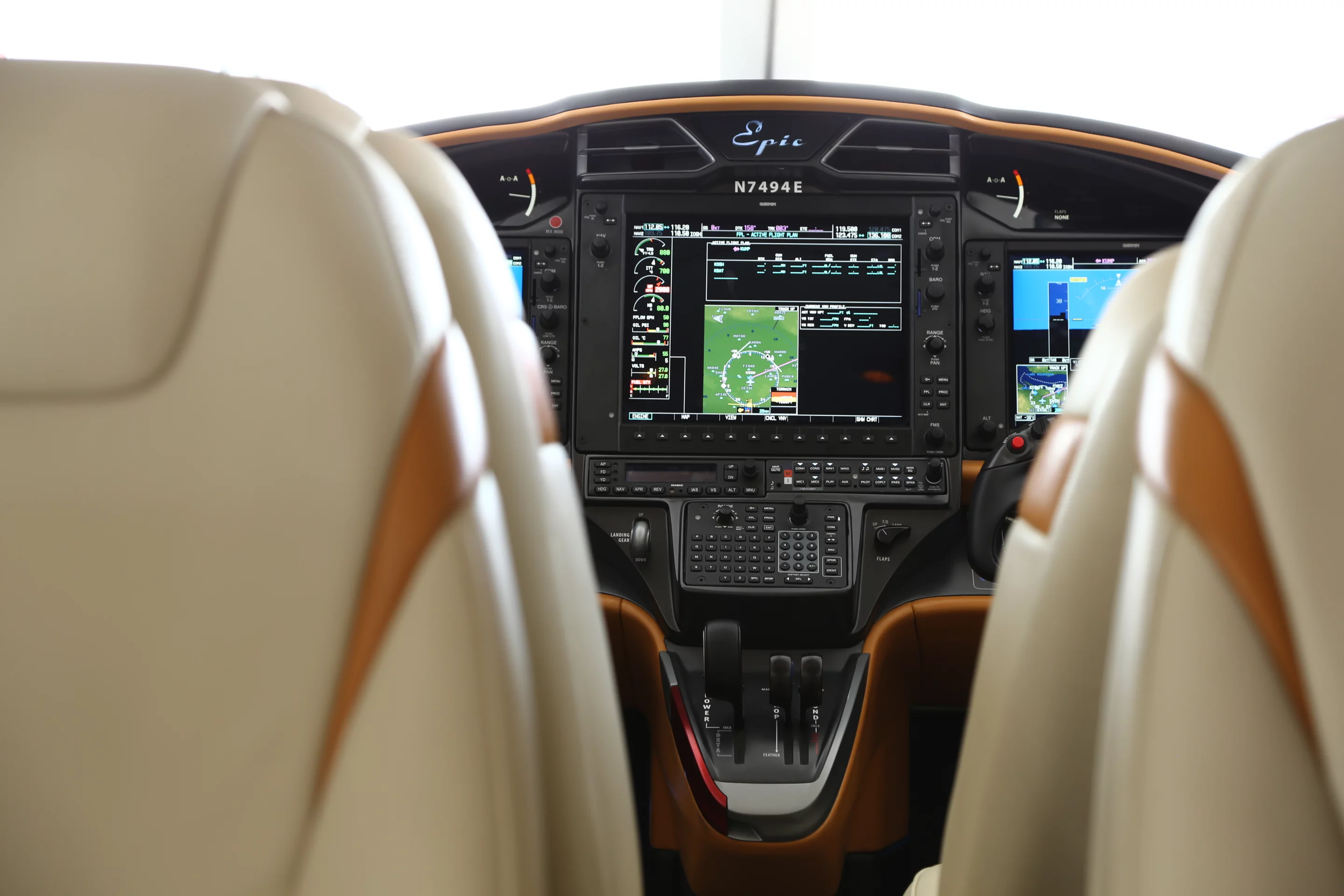 Cockpit of Epic turboprop aircraft (Photo: Angus MacKenzie/Gizmag.com)