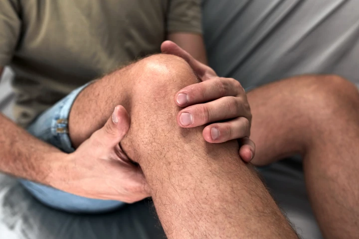 A well-known diabetes medication significantly reduced pain caused by knee osteoarthritis