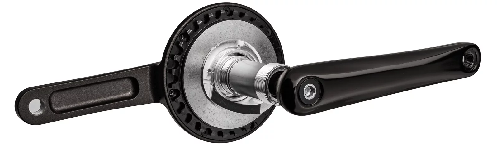 It weighs around 1,000 grams (35 oz) and is activated by a cable-connected handlebar shifter