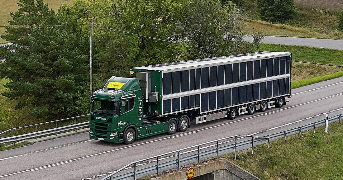 Solar-panel-covered hybrid truck offers 3,000 to 6,000 free miles a year Solar-panel-covered hybrid truck offers 3,000 to 6,000 free miles a year