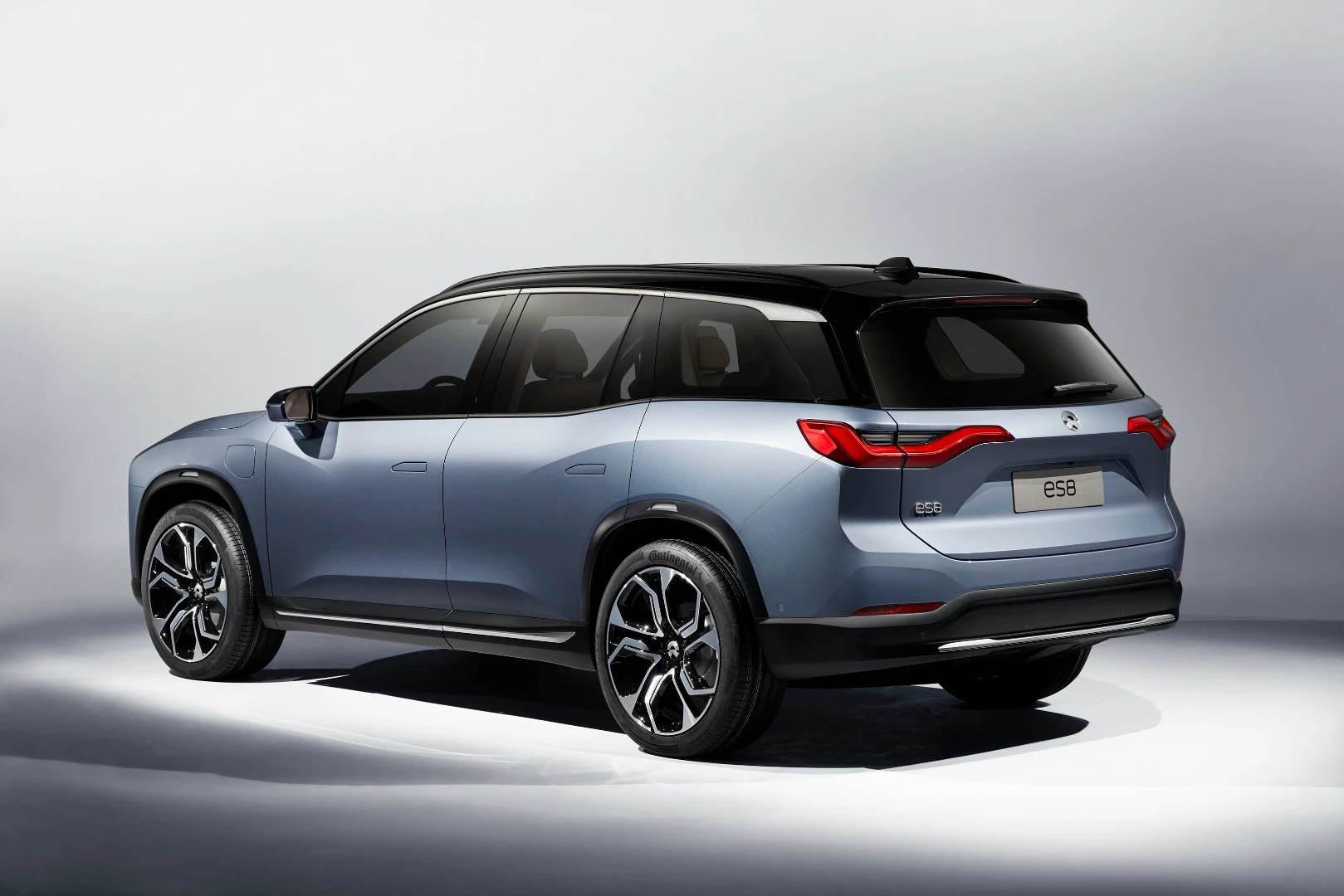 The ES8 has an active air ride suspension and all-aluminum chassis and body, but NIO has not given range or charge time estimates for the SUV