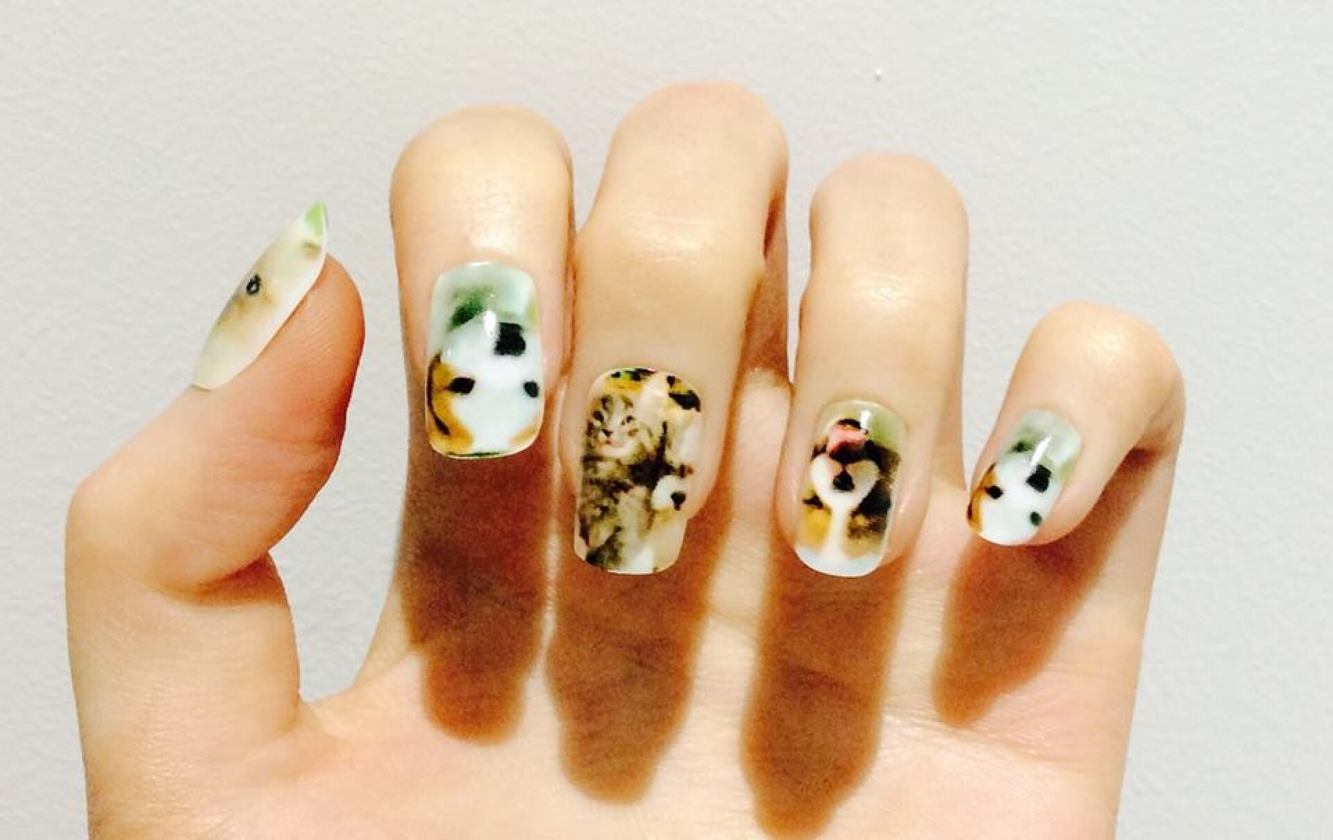 Digital kiosk paints nails in seconds, onthespot