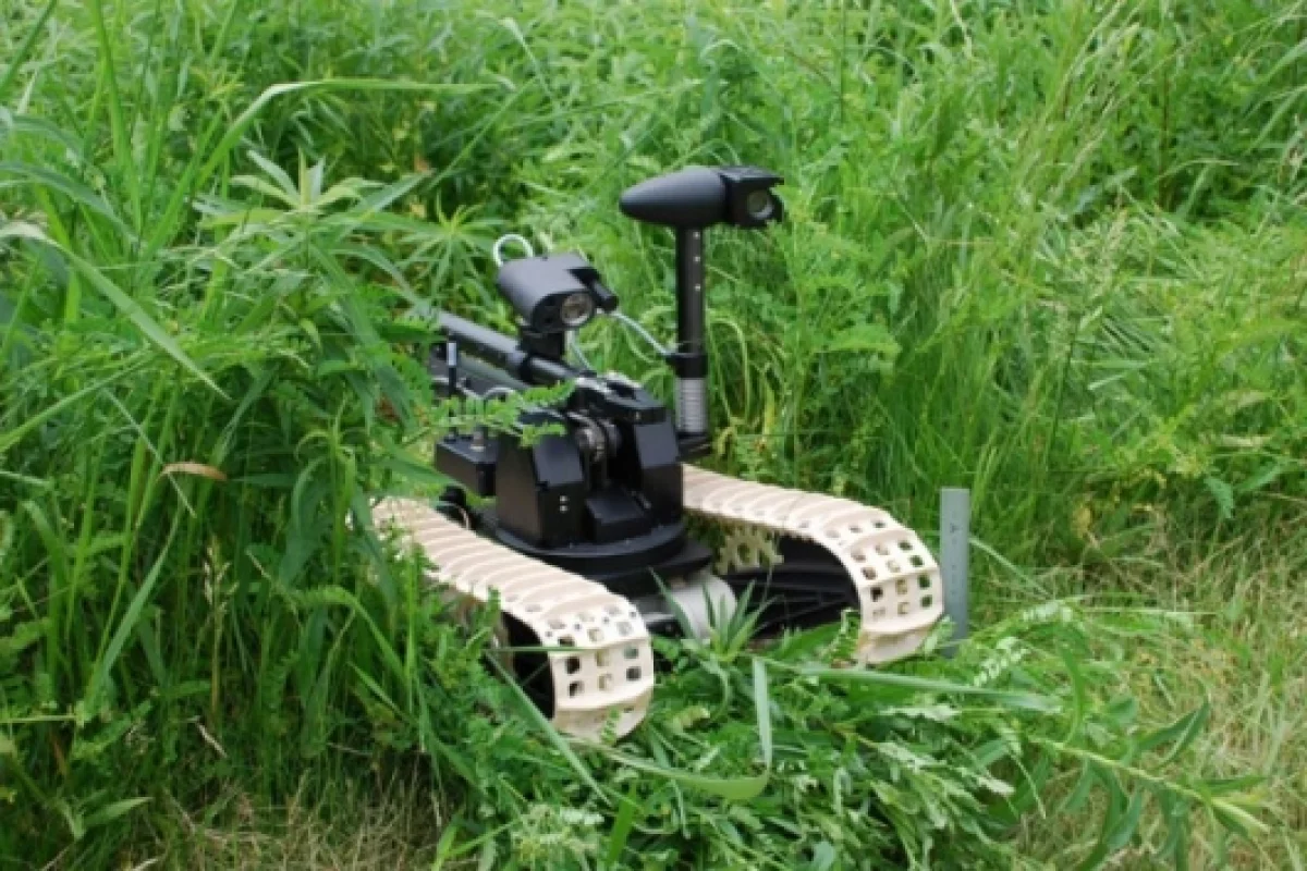 Dragon Runner Small Unmanned Ground Vehicle (SUGV)
