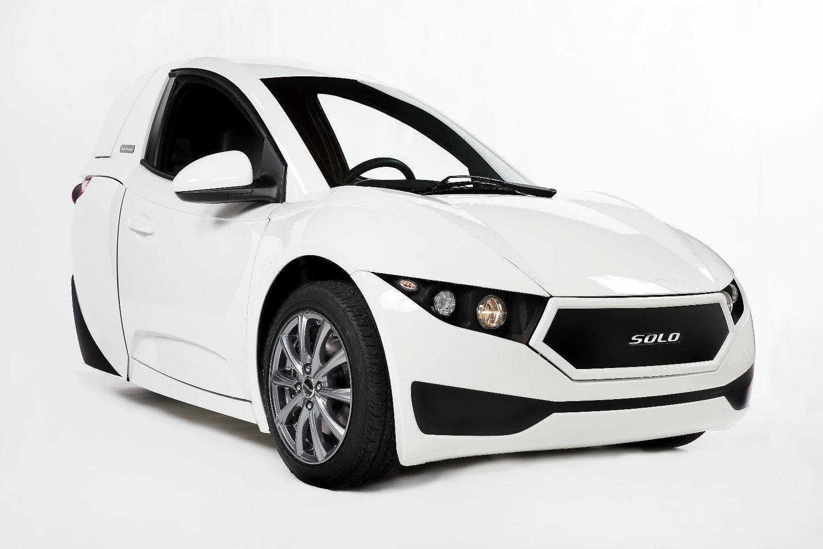 The profile, however, reveals that this is no four-wheel car