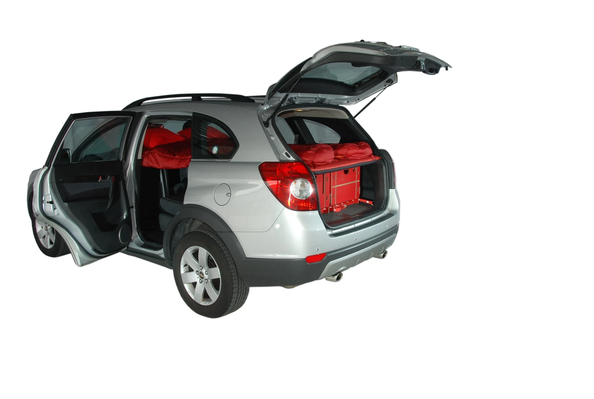 Available accessories include a refrigerator and portable toilet