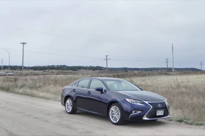 The Lexus ES 350 is an enjoyable car for those who prefer luxury and finesse to power and performance