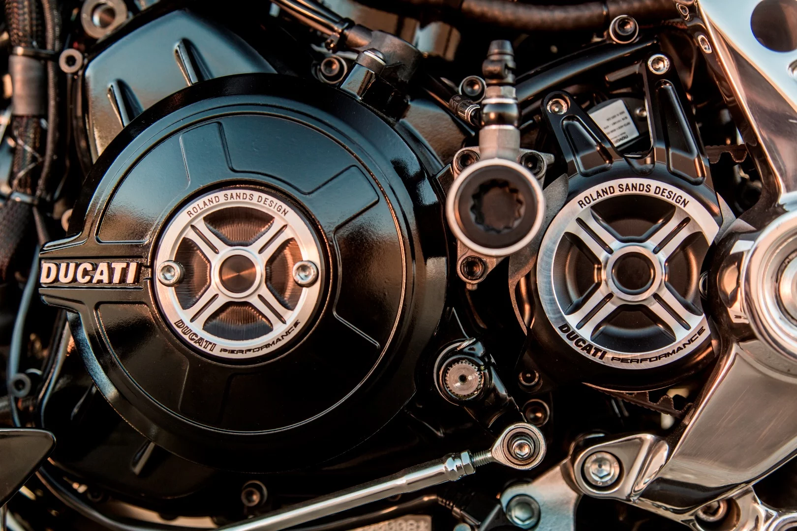 XDiavel by Roland Sands: shiny engine covers