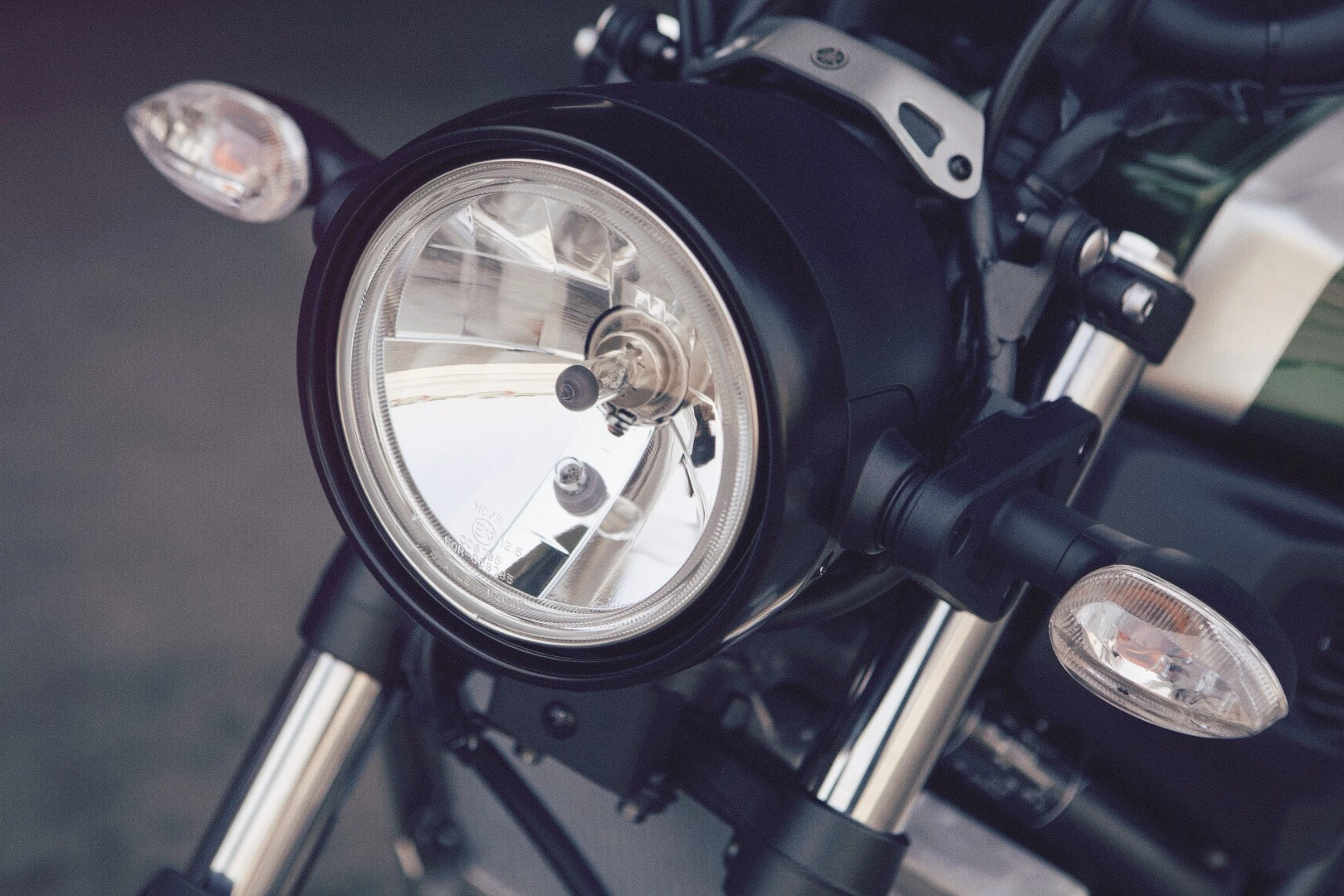 The black round headlight was selected to complement the vintage look