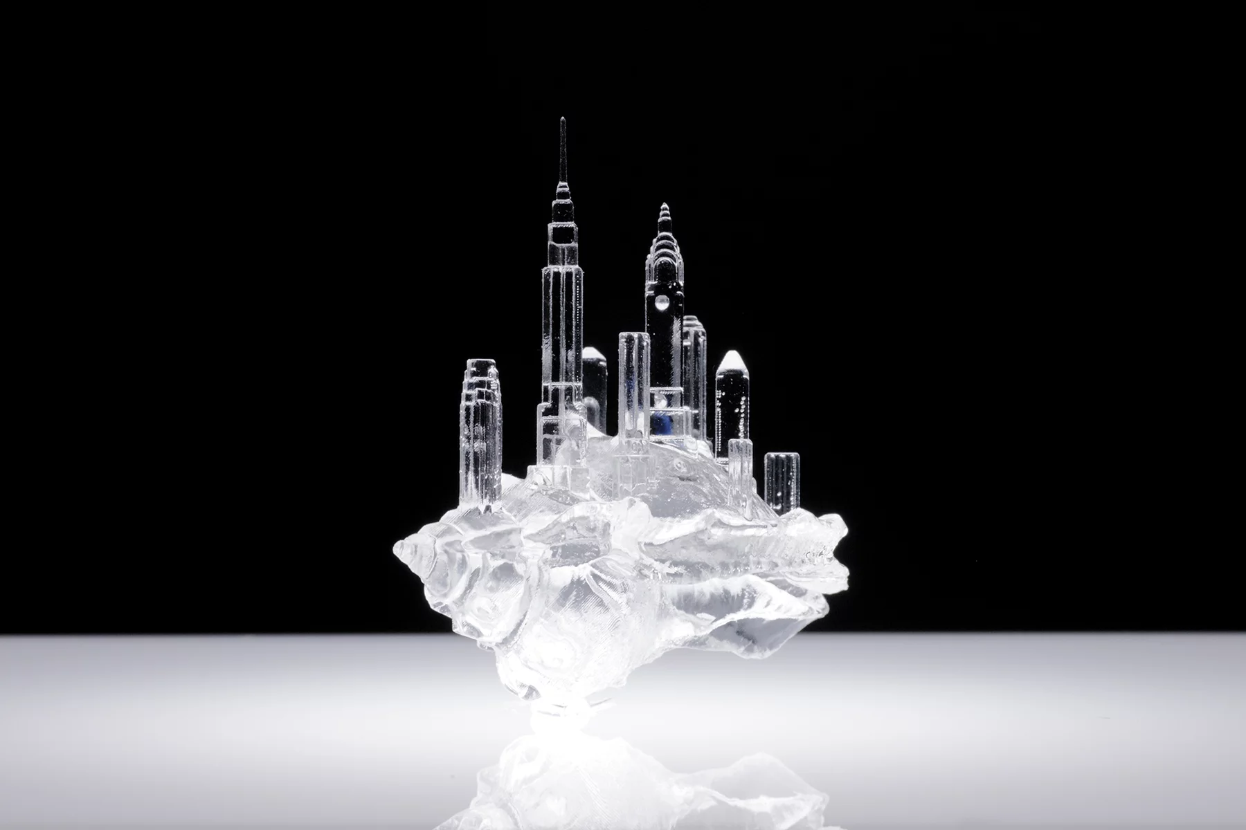 Inomata has even observed hermit crabs choose her artificial shells over the real thing (© AKI INOMATA)