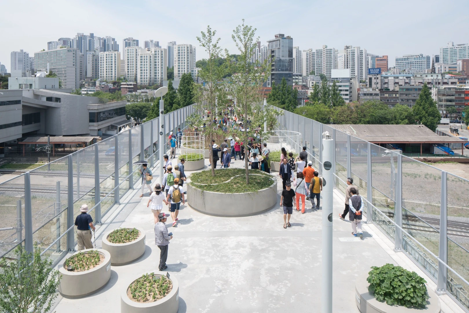 The Seoullo 7017 Skygarden is 16 m (52 ft)-high