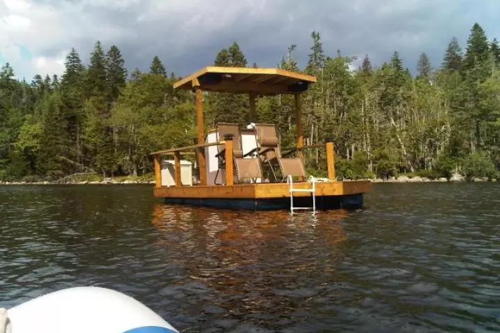 The Firefly solar-powered boat was built by Canadian eco-enthusiast Dan Baker for an impressive CA$2,900 (US$2,845)