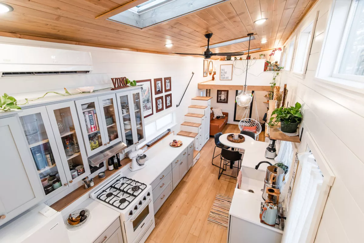 Jen's 34' x 10' Tiny Home has a roomy almost apartment-like 520 sq ft (48 sq m) interior layout