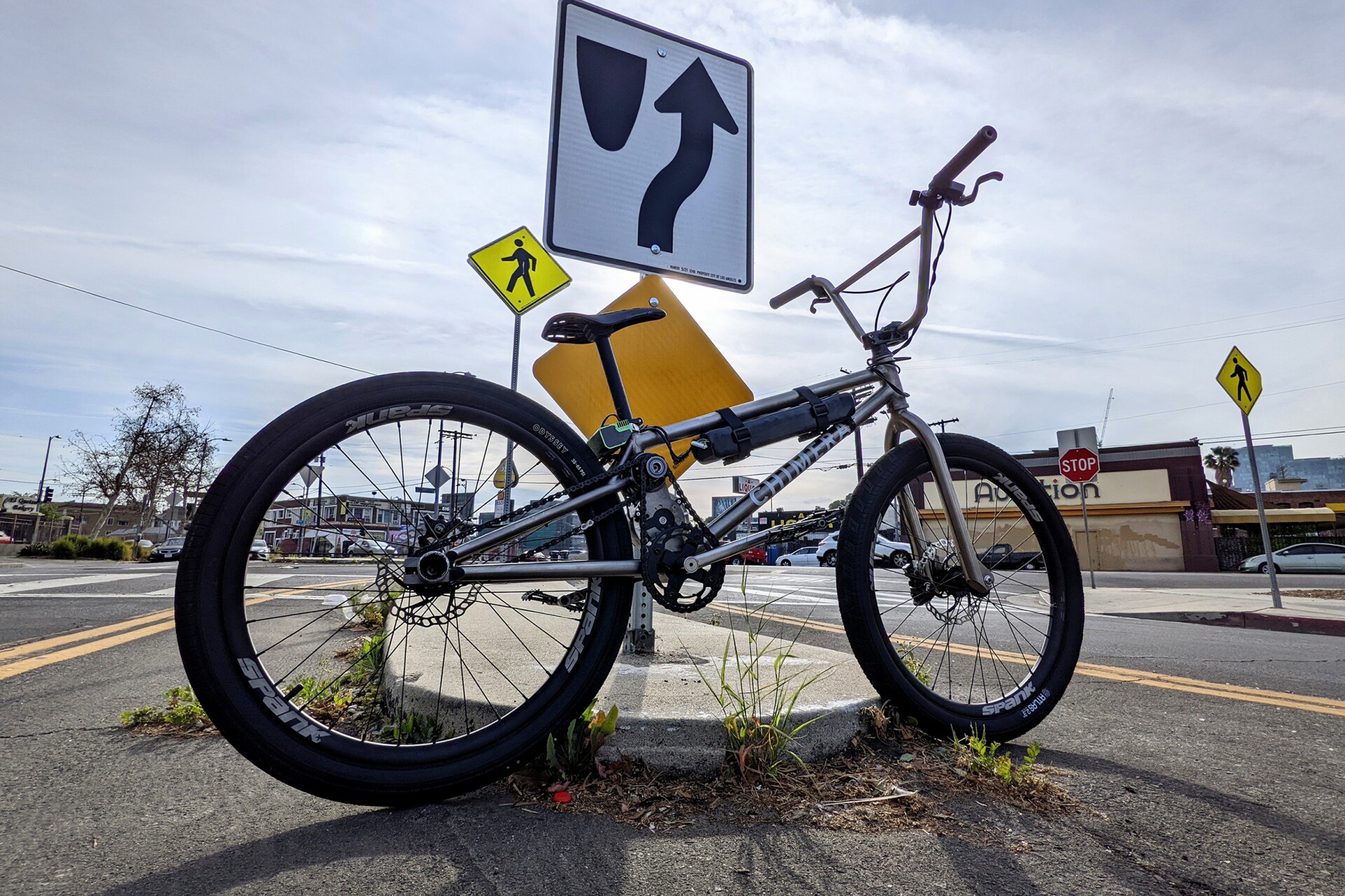 Throttleondemand electric BMX motors to 30 mph in 5 seconds