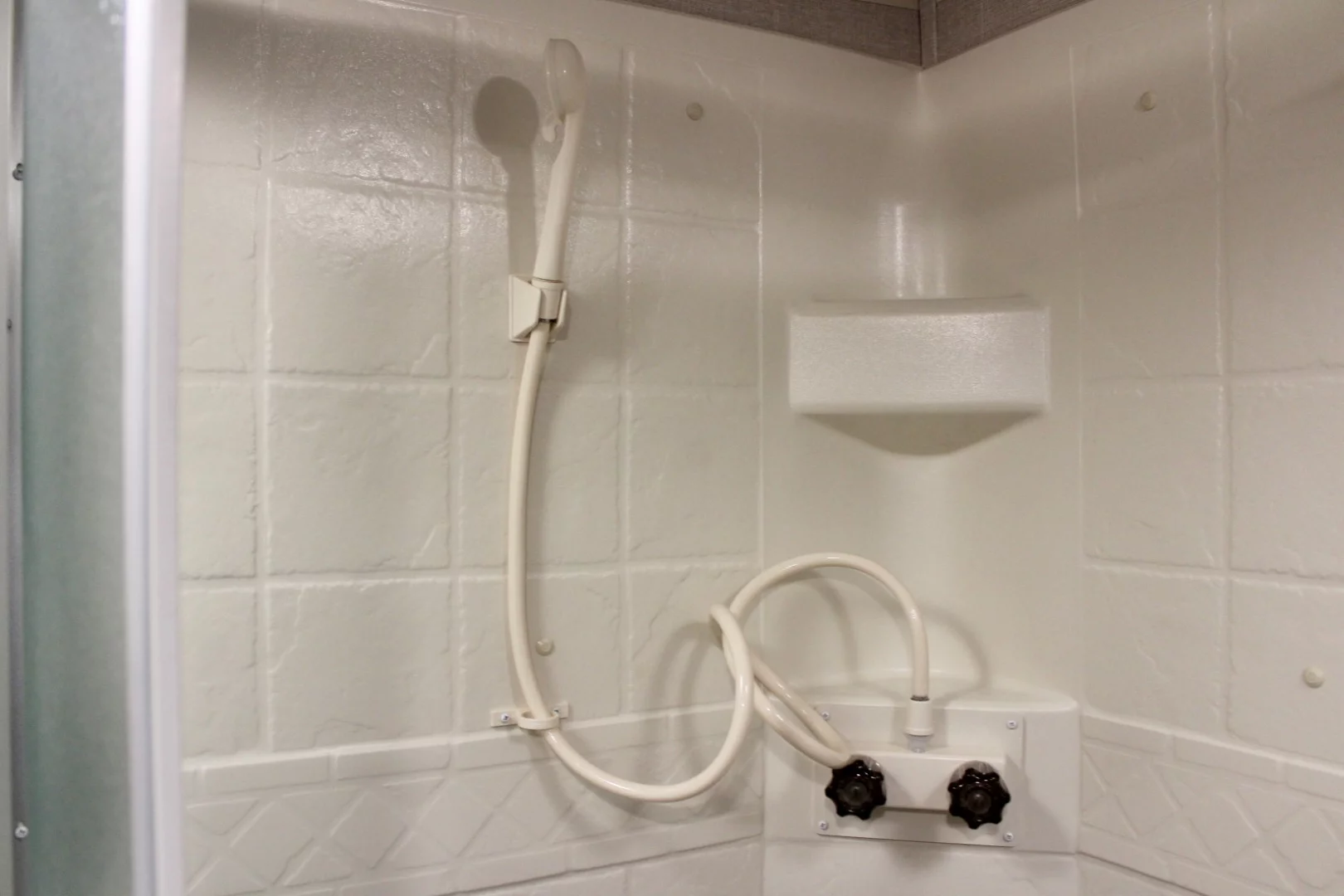 Sonic X shower compartment