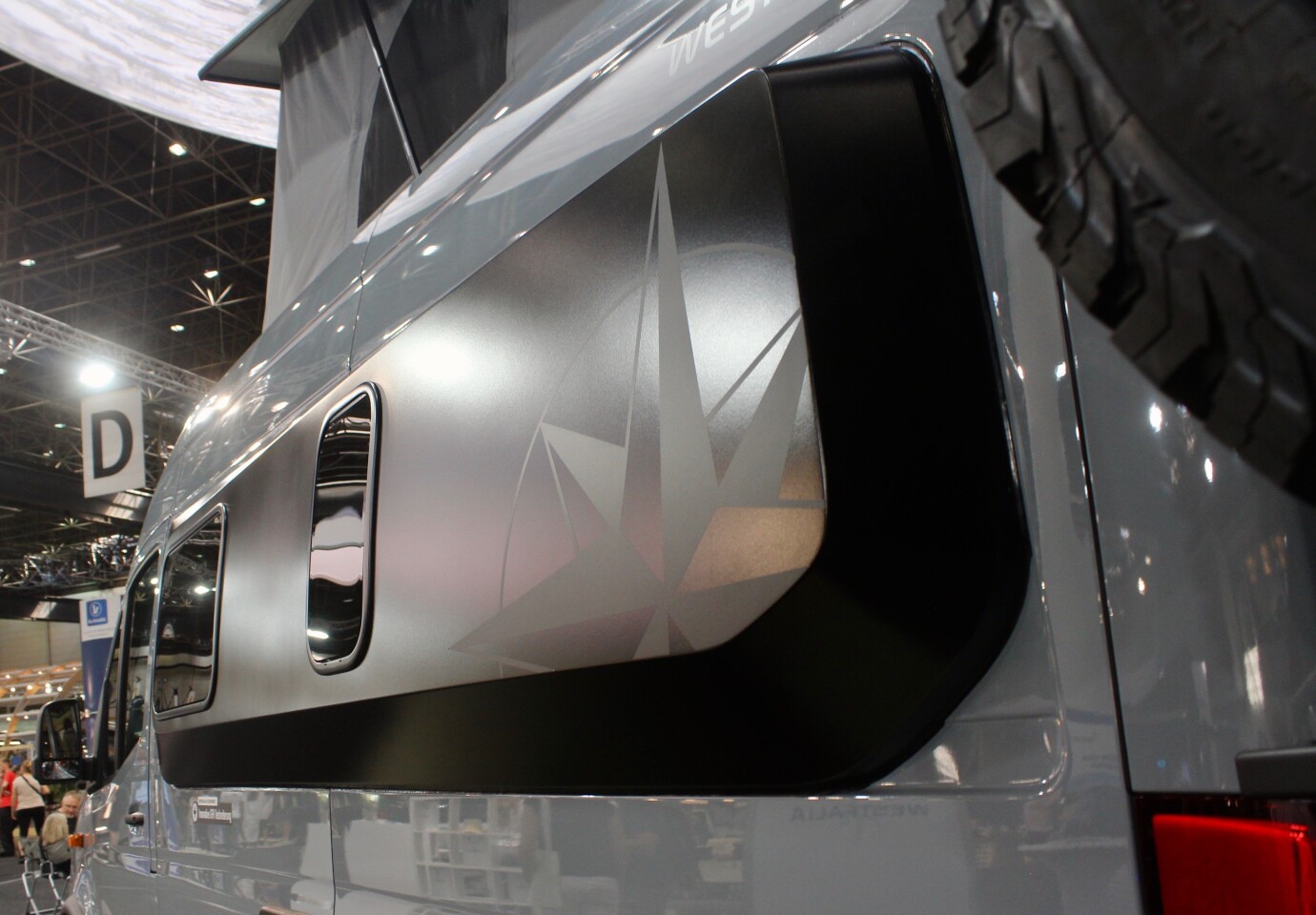 The 600D's defining feature: A space-enhancing side flare that provides room inside for a transverse raised bed