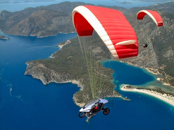 Rendering of the concept paragliding motor trike over the Turkish coast (Image: Zvezdan Nedeljkovic)