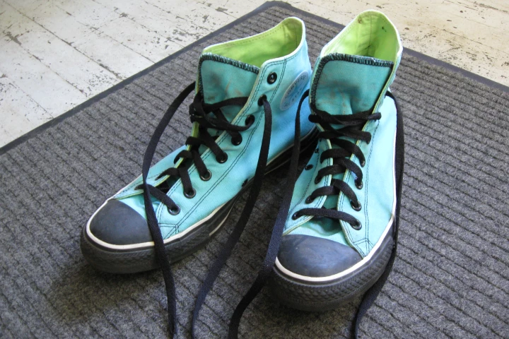 The University of Georgia has developed a permanent spray-on antibacterial coating, that can be applied to existing textiles or other materials (Photo: Gizmag)