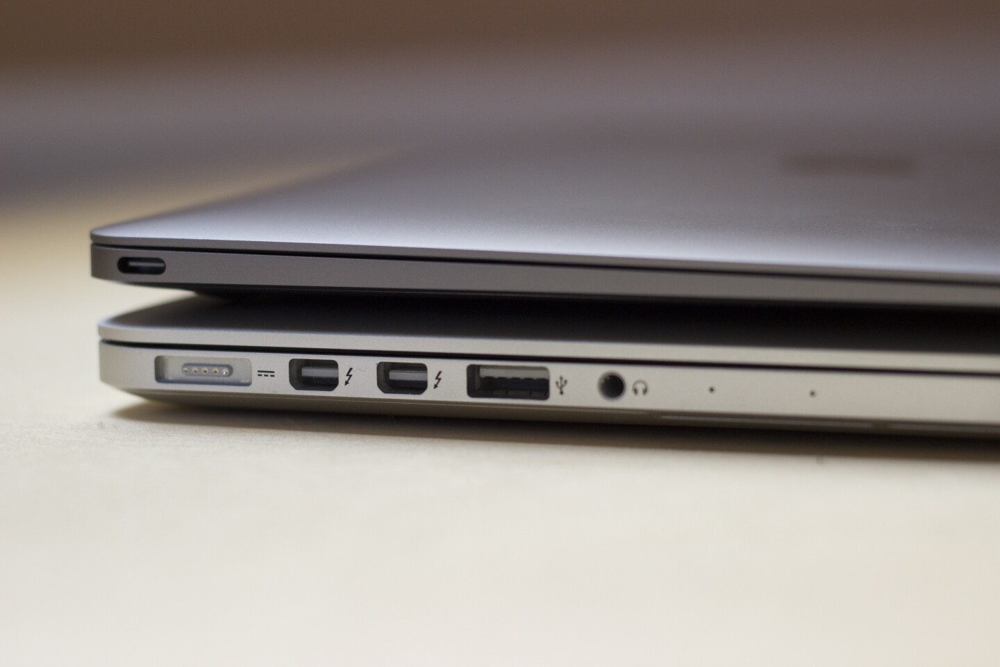 Even when only looking at half of the ports on the Pro, the difference is striking (Photo: Will Shanklin/Gizmag.com)